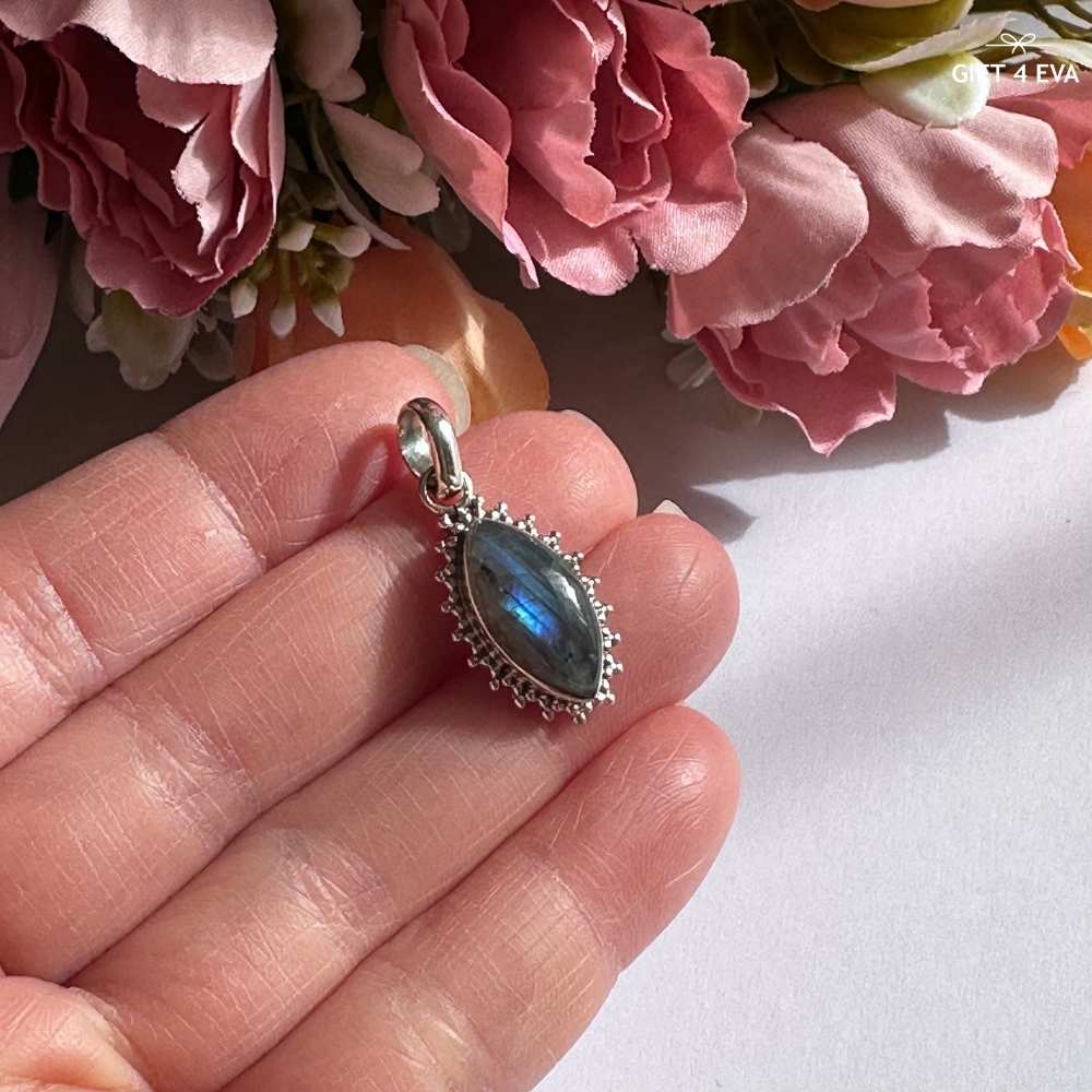 Jennifer Labradorite 925 Silver Pendant