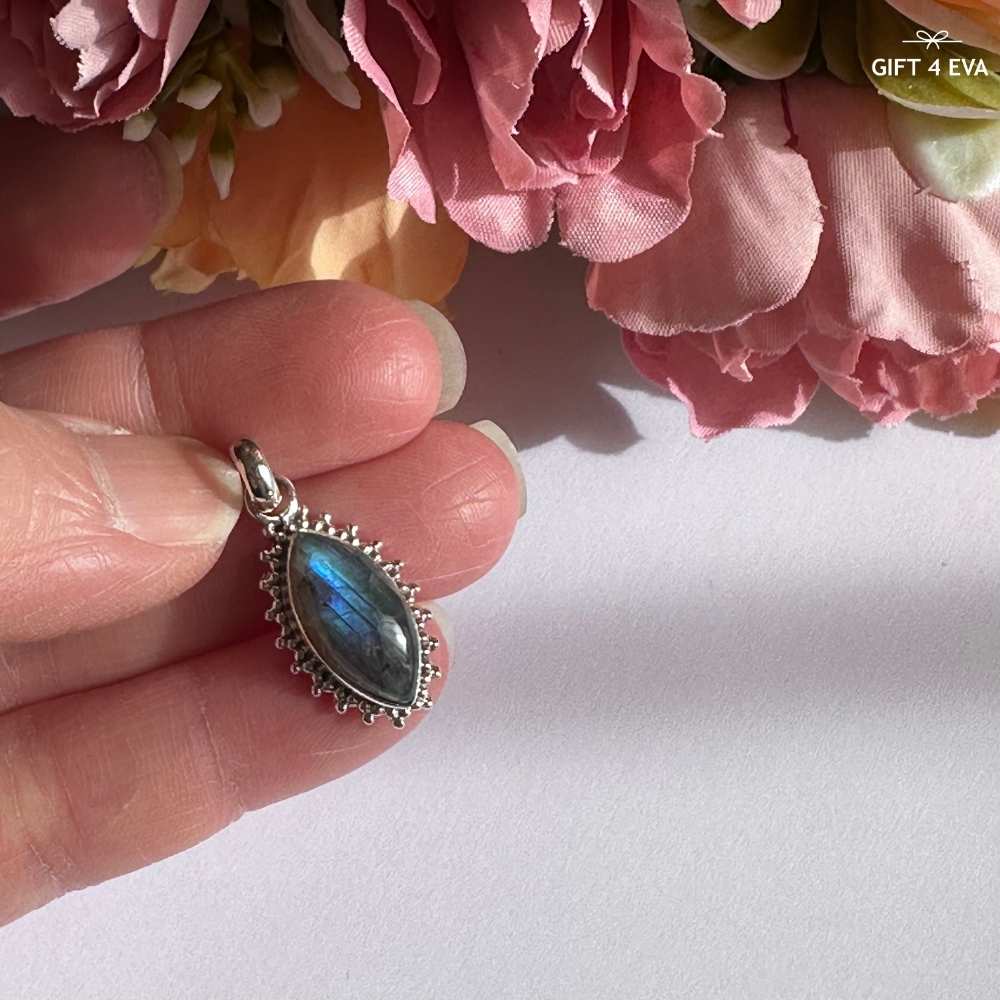 Jennifer Labradorite 925 Silver Pendant