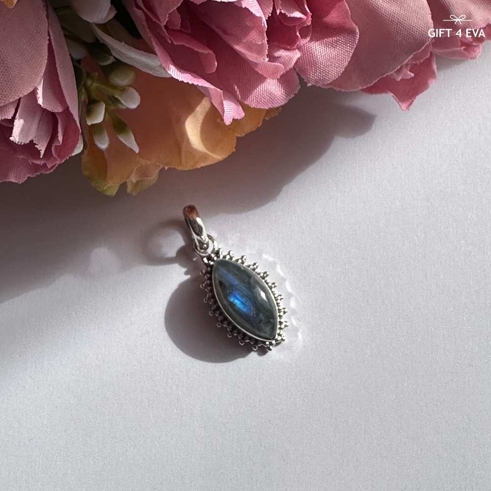 Jennifer Labradorite 925 Silver Pendant