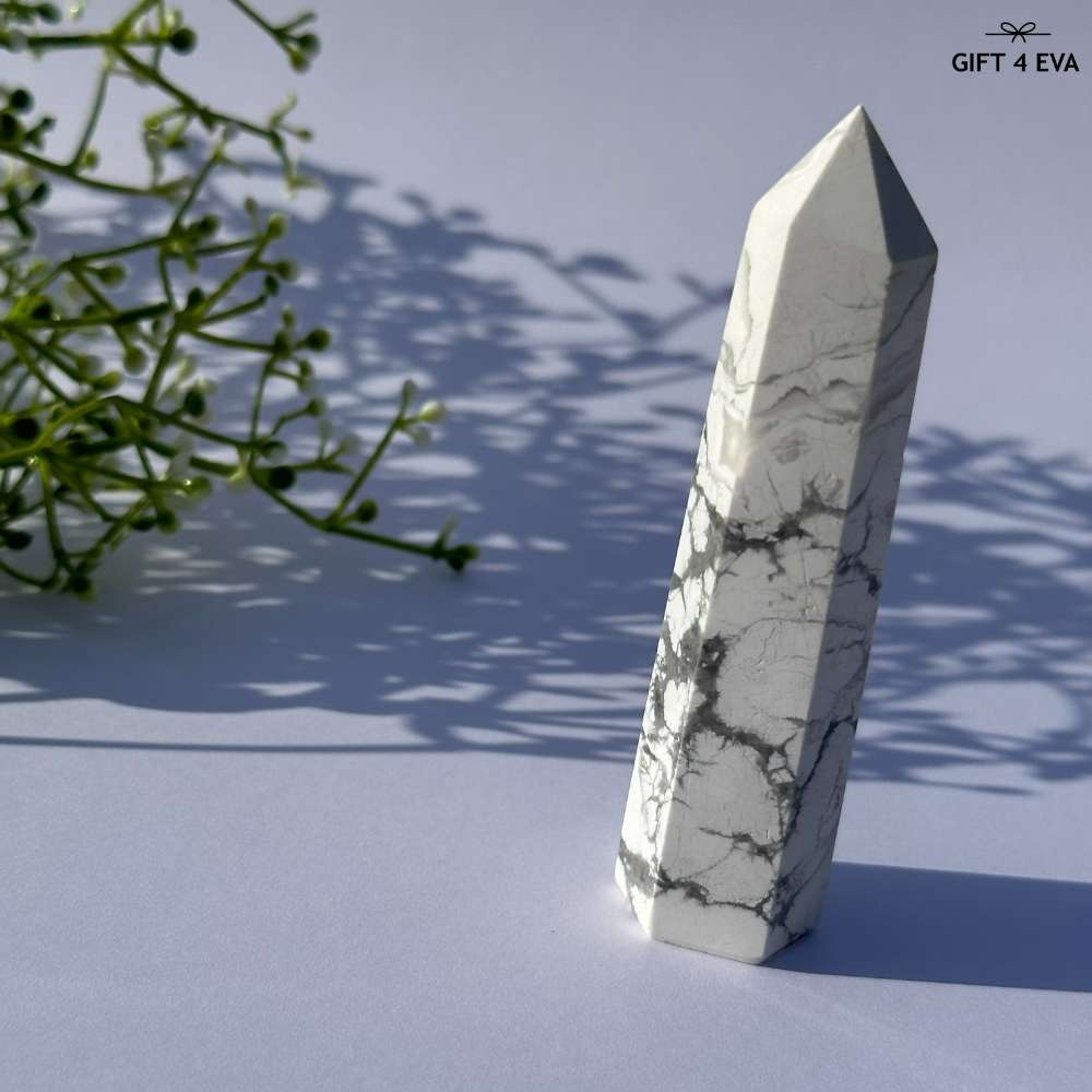 Howlite Point
