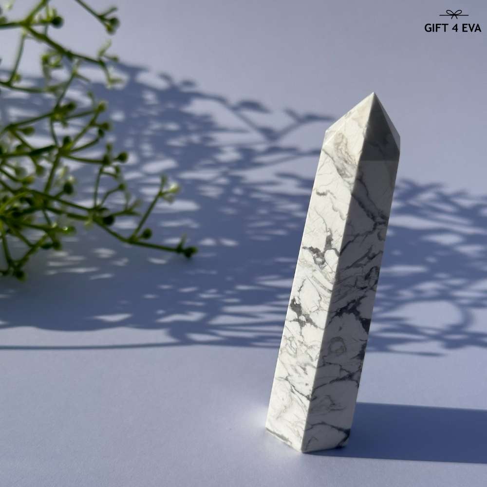 Howlite Point