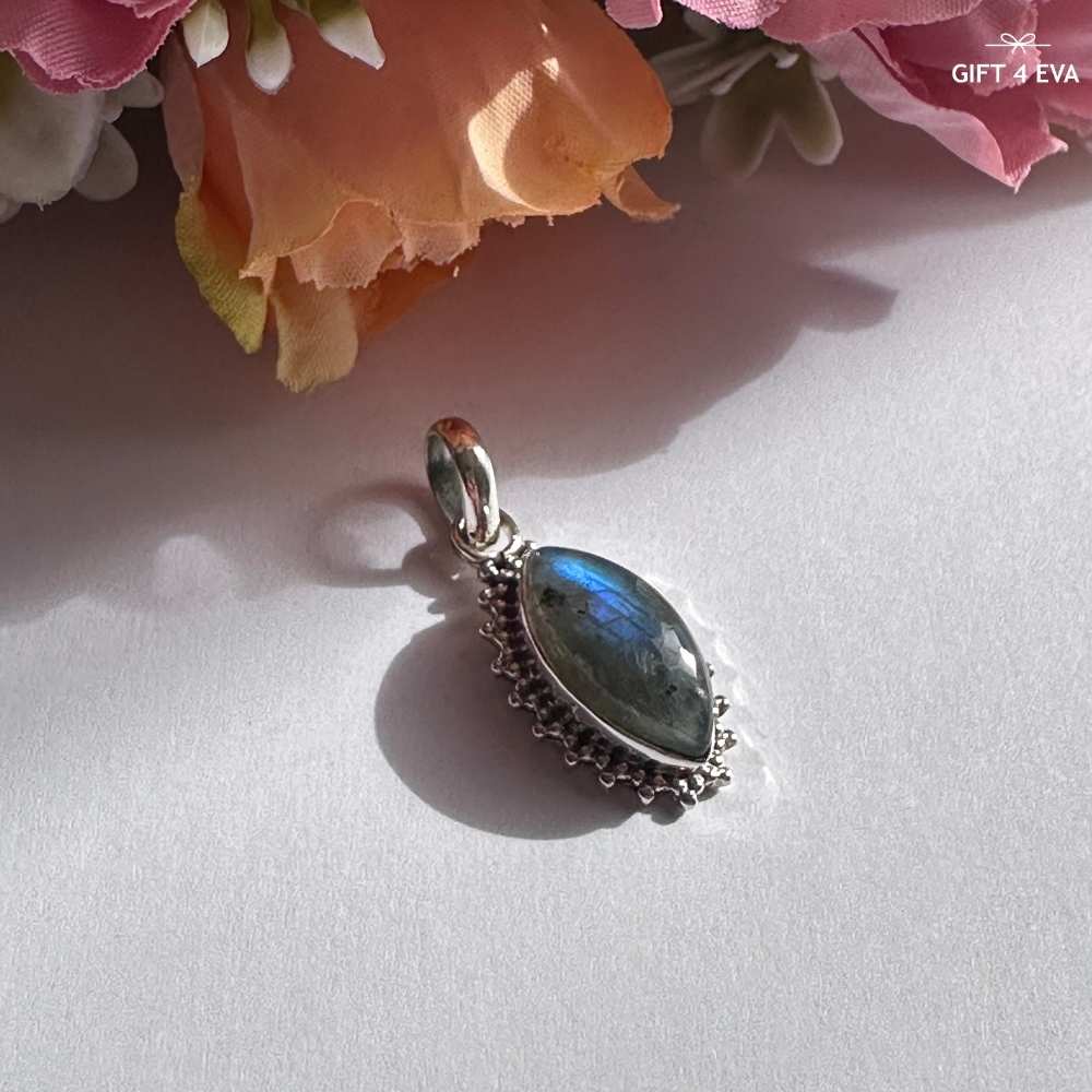 Jennifer Labradorite 925 Silver Pendant