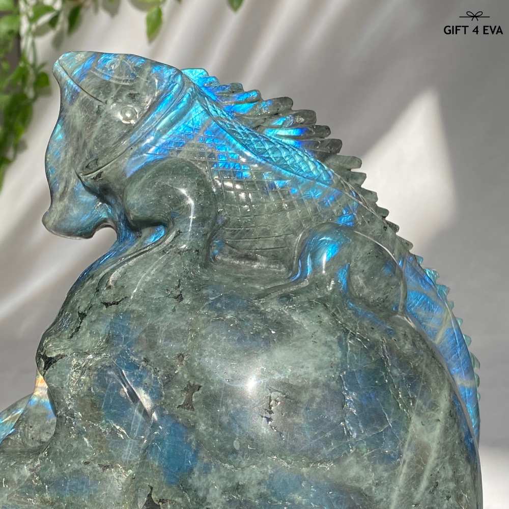 Labradorite Skull & Lizard